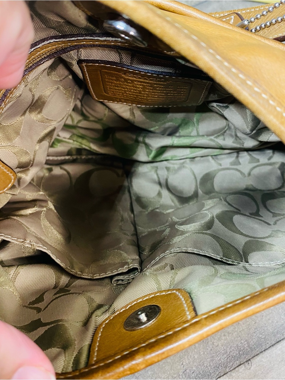 Vintage Coach Soho Legacy Slim Hippie Hobo Bag Tan Leather 9549 Crossbody Y2K - Picture 12 of 13